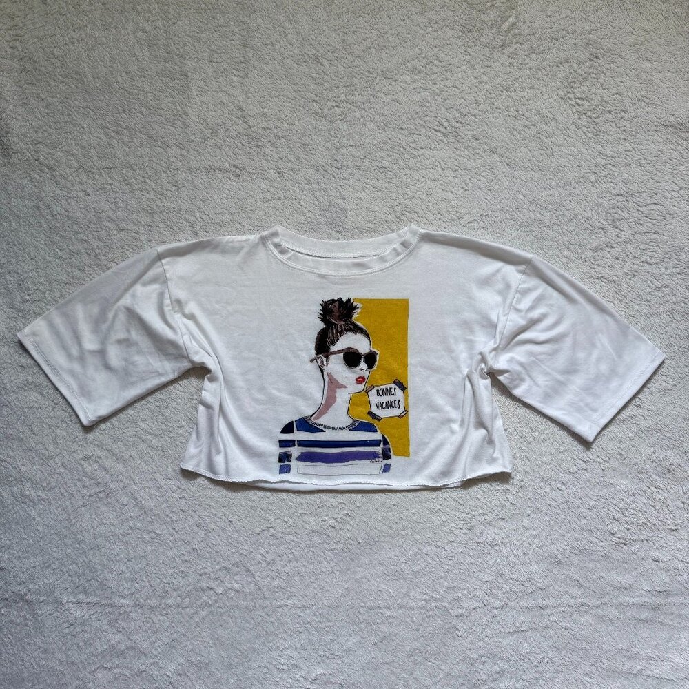 Bonne Vacances Crop Top